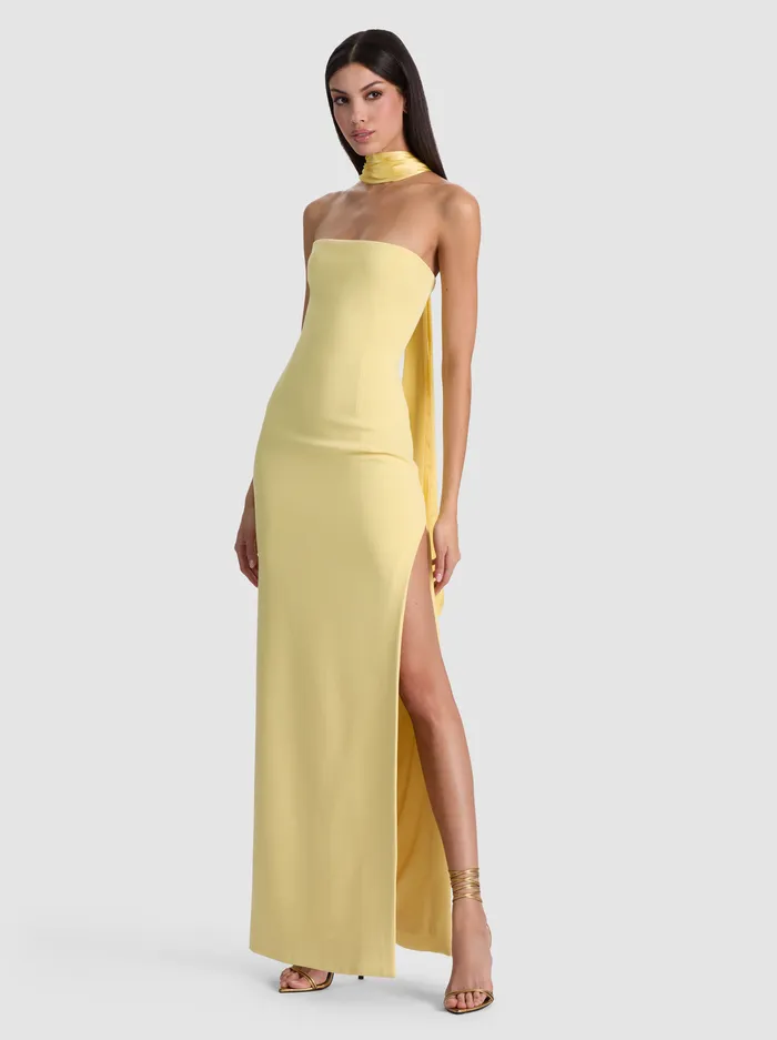 ALICE + OLIVIA Chana Maxi Dress with Scarf in Butter — a strapless bodycon maxi with a detachable neck scarf and high side slit, perfect for summer beach dinners and rooftop soirées.